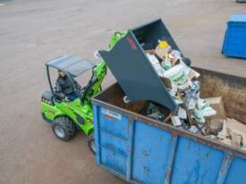 Avant e6 Fully-Electric Battery-Powered Articulated Mini Loader - picture1' - Click to enlarge