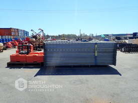 PALLET COMPRISING OF TEMPORARY POOL FENCING & BASE FEET - picture0' - Click to enlarge