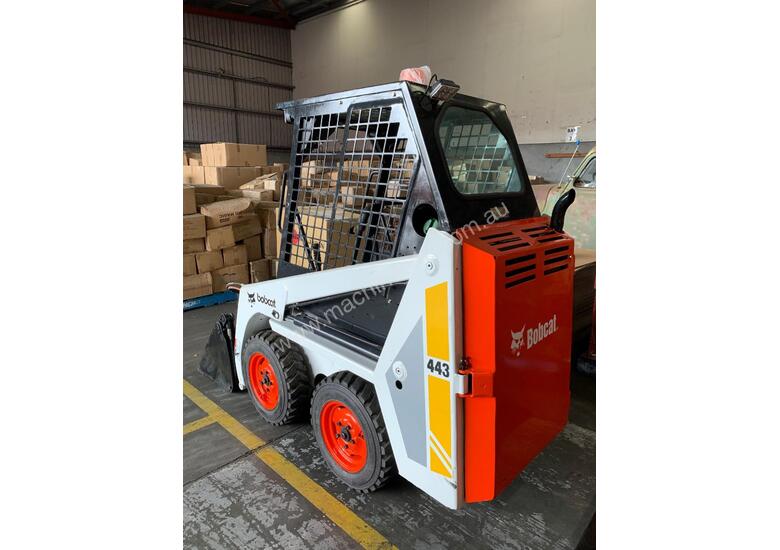 Used Bobcat Bobcat 443 with unused 4 in 1 bucket Wheeled SkidSteers in