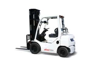 Nissan 2.5T 6M MAST GAS FORKLIFT