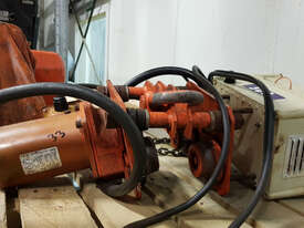Chain Hoist - picture0' - Click to enlarge