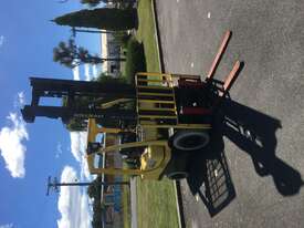 2.5T Counterbalance Forklifts - picture1' - Click to enlarge