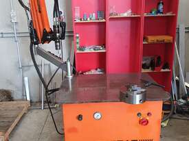Swing Arm Tapping Machine: ACROBAT M5-M16 - picture0' - Click to enlarge