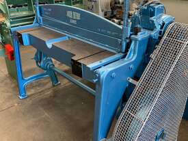 Australian Made 1250mm Powered Guillotine - picture0' - Click to enlarge