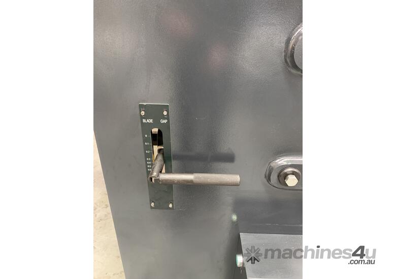 caption Hydraulic Guillotine 4 x 2500mm