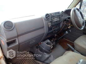 2009 TOYOTA LANDCRUISER VDJ79R 4X4 SINGLE CAB UTE - picture2' - Click to enlarge