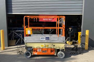 JLG 1930ES 19ft Electric Scissor Lift Perfect for Tight Spaces and Smooth Indoor Access!