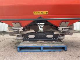 Kubota DSX Fertiliser Spreader - picture0' - Click to enlarge