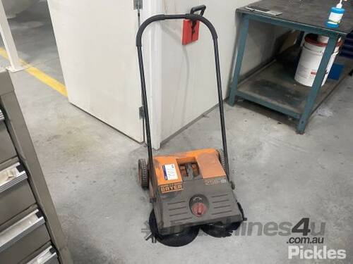 Bayer BSW550 Wet & Dry Push Sweeper