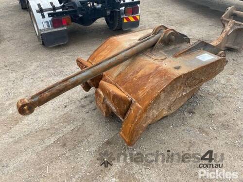 5-Finger Grab To Suit 25-30 Ton Excavator With Stiff Arm. Pin: 80mm, Shoulder: 330mm, Centre: 450mm