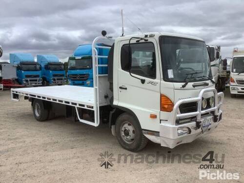 2004 Hino FC4J