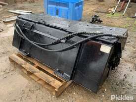 Hydropower Bucket Broom to suit Skid Steer Model RW 1800,Serial No: 651 - picture0' - Click to enlarge