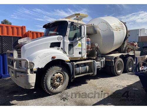 Mack Metroliner CSMR Concrete Agitator Truck