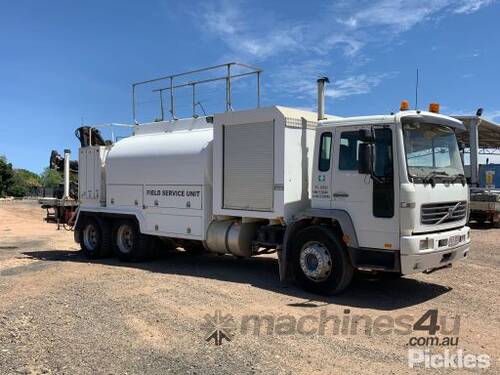 2002 Volvo FL250