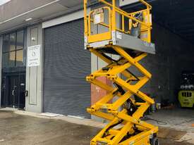 JLG 1930ES Electric Scissor Lift - picture0' - Click to enlarge