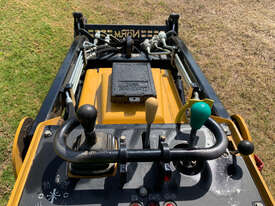 Vermeer S925TX Skid Steer Loader - picture1' - Click to enlarge