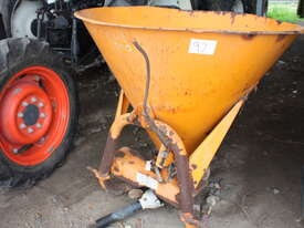 Fertiliser Spreader - picture0' - Click to enlarge