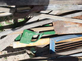 Assorted gardening tools - picture1' - Click to enlarge