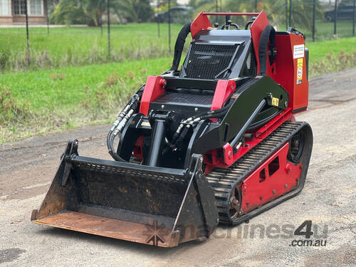 Toro TX1000 Skid Steer Loader