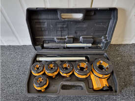 Tolsen Industrial Pipe Threading Kit - picture0' - Click to enlarge