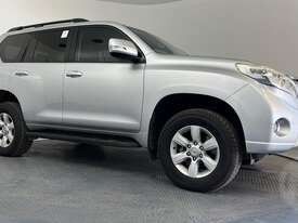 Toyota Landcruiser Prado KDJ150R - picture0' - Click to enlarge