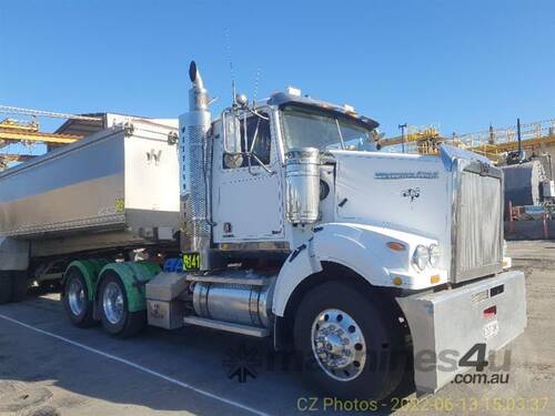 Western Star 4864FX