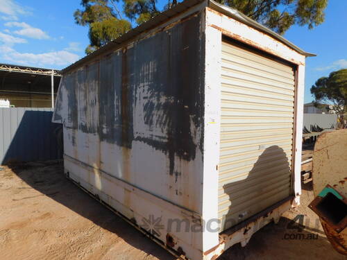 TRUCK TRAY WITH ENCLOSED CANOPY AND LOCKABLE ROLLER DOOR