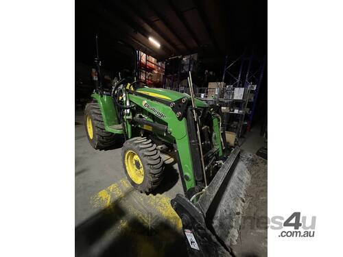 John Deere 3038E Compact Utility Tractor - rarely used