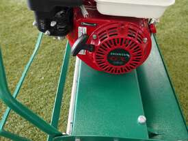 Protea HD610 24 Inch Heavy Duty 8 Blade Cylinder Mower with a Honda 5HP and 8 blade cutting reel - picture2' - Click to enlarge