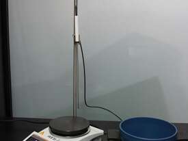 Magnetic Stirrer with Heating Plate - picture1' - Click to enlarge