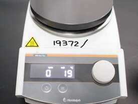 Magnetic Stirrer with Heating Plate - picture2' - Click to enlarge