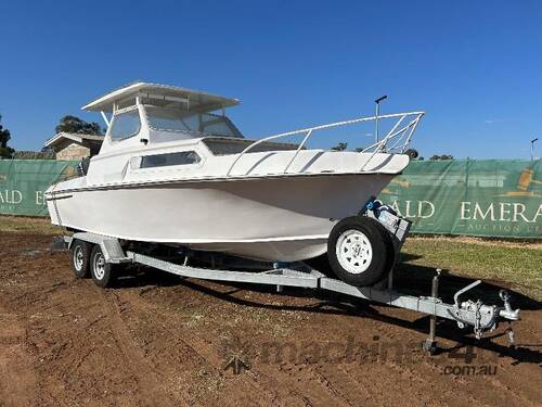 HARTLEY HALF CABIN BOAT