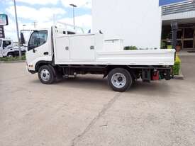 HINO DUTRO - picture0' - Click to enlarge