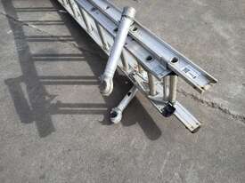 Extendable 4m Scaffold Ladder - picture1' - Click to enlarge