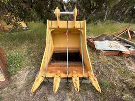 Caterpillar GP Bucket - picture2' - Click to enlarge