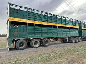 HILLCREST B TRIPLE LIVESTOCK TRAILER COMBINATION - picture0' - Click to enlarge