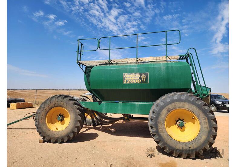 Simplicity TQ2 Airseeder with Small Seeds Box