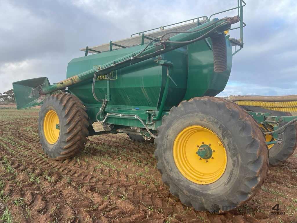 Used simplicity Simplicity TQ2 Airseeder Air Seeder in TUMBY BAY, SA