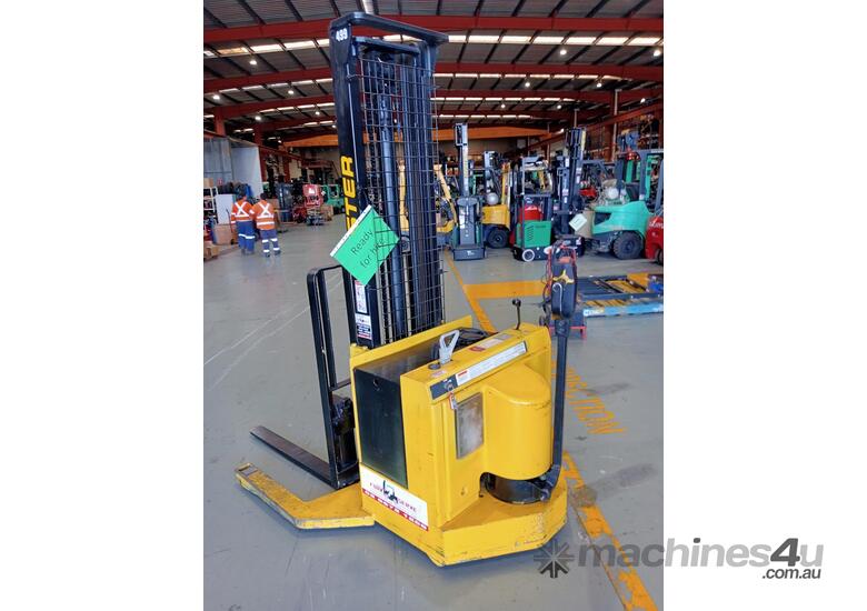 Hyster W30XTA Walkie Stacker