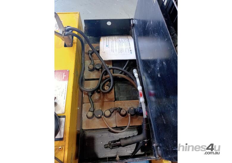 Hyster W30XTA Walkie Stacker