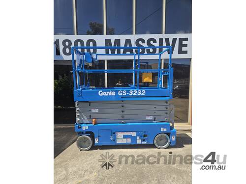 Ex rental 32' narrow scissor lift