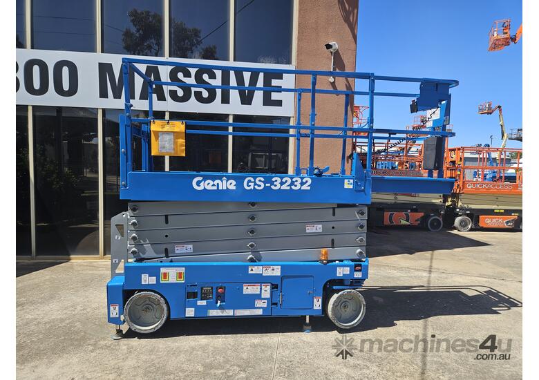 Ex rental 32' narrow scissor lift