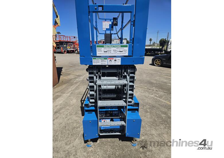 Ex rental 32' narrow scissor lift