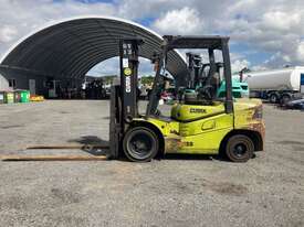2020 Clark GTS30D Forklift - picture2' - Click to enlarge