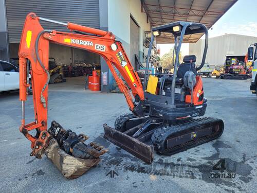 2019 KUBOTA U25-3 2.6T EXCAVATOR WITH HYDRAULIC HITCH, BUCKETS AND 1400 HOURS