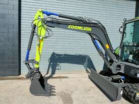 2024 Zoomlion 3.8T Excavator with Buckets, GPS, Zero Swing - picture0' - Click to enlarge