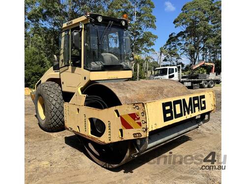 2006 BOMAG BW 211 D-4 SMOOTH DRUM 