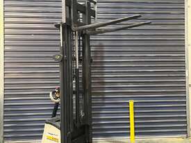 Crown SX Walkie Reacher Stacker - picture0' - Click to enlarge