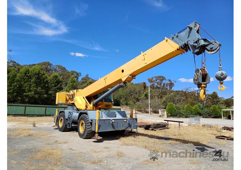 caption GLEASON CRANES 2003 GROVE RT600E ROUGH TERRAIN CRANE