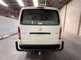 2015 Toyota Hiace  Diesel - picture0' - Click to enlarge